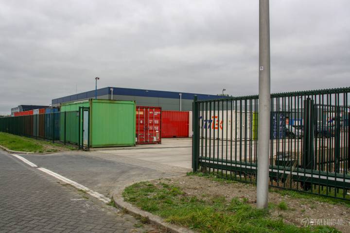 mini-box afgesloten terrein voor opslagcontainers