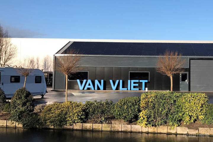 Van Vliet RS