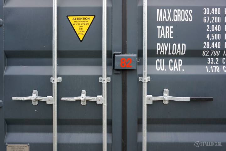 a2 opslag container opslag huren in hedel - gelderland, gelegen aan de maas.