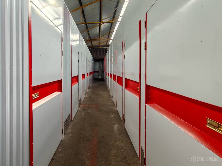 a2 opslag opslagruimte in hedel -  gelderland, gelegen aan de maas.