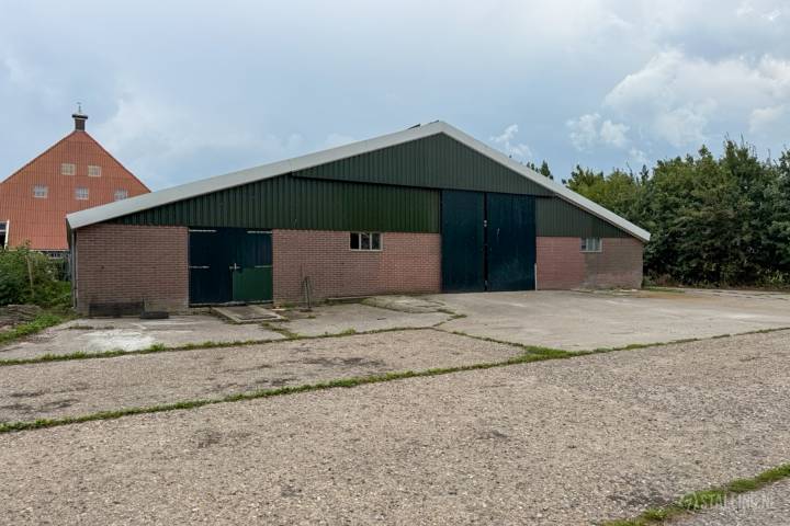 onder het dak stalling onder het dak