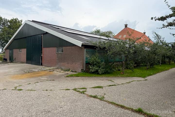 onder het dak stalling onder het dak
